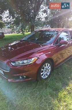 Седан Ford Fusion 2016 в 