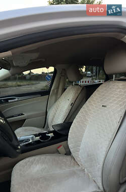 Седан Ford Fusion 2015 в 