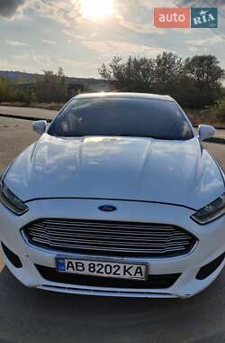 Седан Ford Fusion 2015 в 