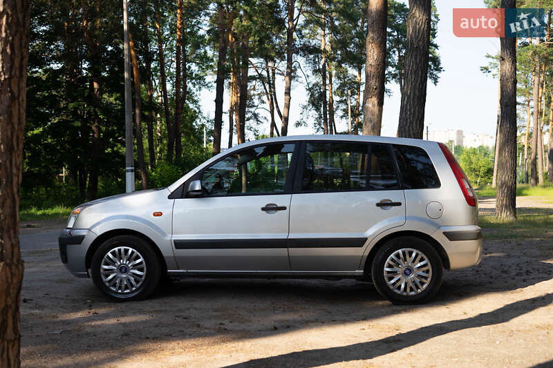 Хэтчбек Ford Fusion 2008 в Житомире