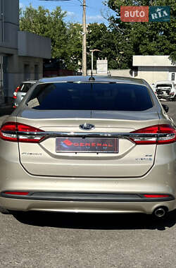 Седан Ford Fusion 2017 в 