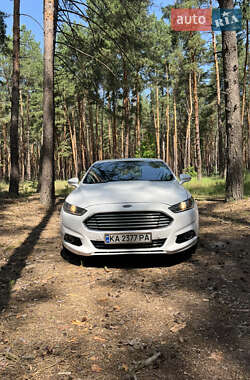 Седан Ford Fusion 2015 в 