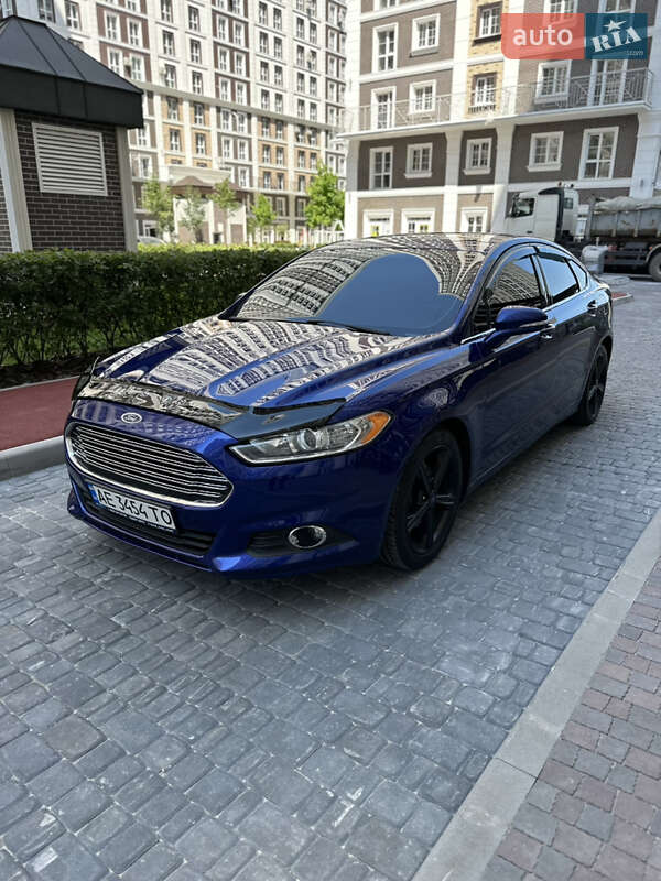 Седан Ford Fusion 2016 в 