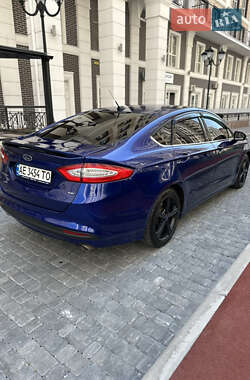 Седан Ford Fusion 2016 в 