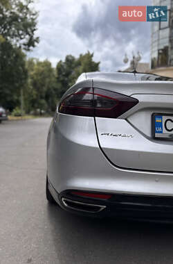 Седан Ford Fusion 2016 в 