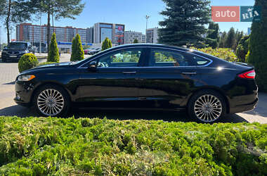 Седан Ford Fusion 2015 в 