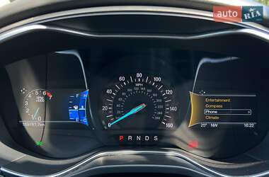 Седан Ford Fusion 2015 в 