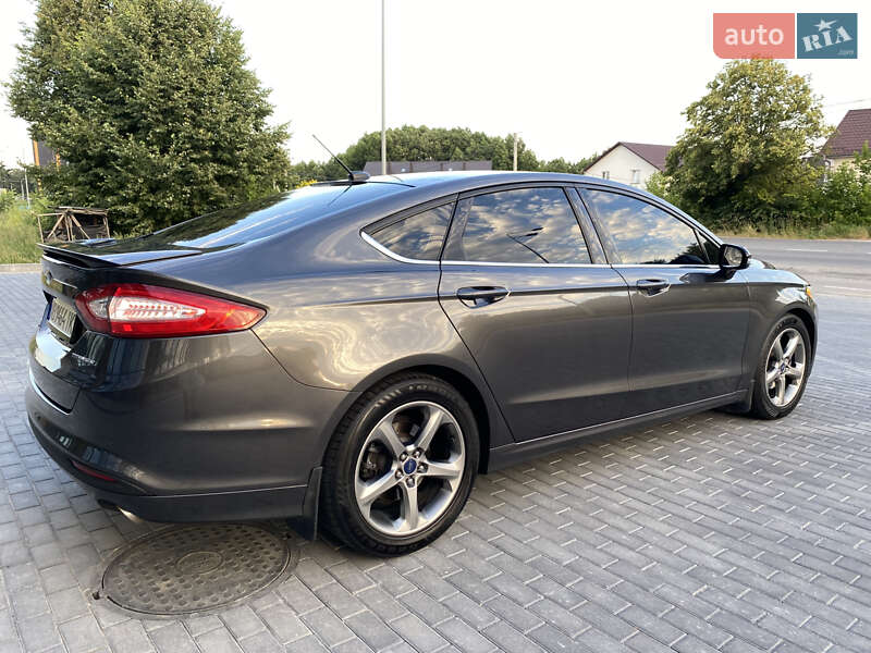 Седан Ford Fusion 2015 в Виннице