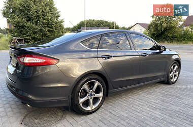 Седан Ford Fusion 2015 в 