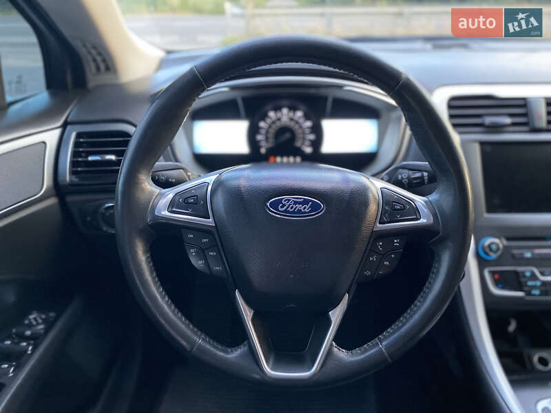 Седан Ford Fusion 2015 в Виннице