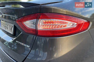 Седан Ford Fusion 2015 в 