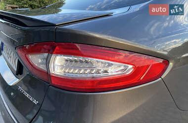 Седан Ford Fusion 2015 в 