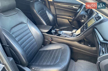 Седан Ford Fusion 2015 в 