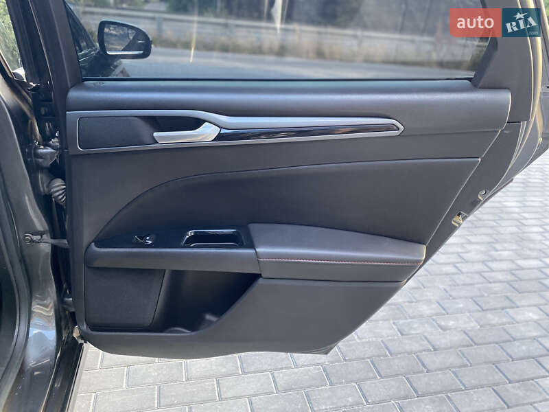 Седан Ford Fusion 2015 в Виннице