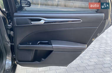 Седан Ford Fusion 2015 в 