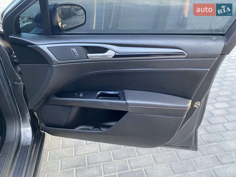 Седан Ford Fusion 2015 в Виннице