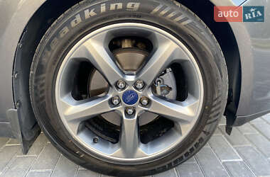 Седан Ford Fusion 2015 в 