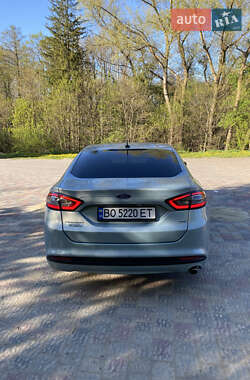 Седан Ford Fusion 2014 в 