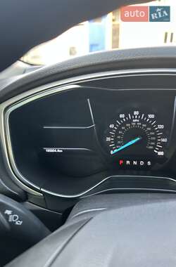 Седан Ford Fusion 2016 в 