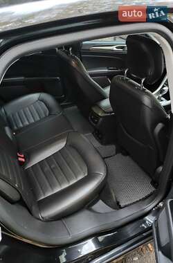 Седан Ford Fusion 2013 в 
