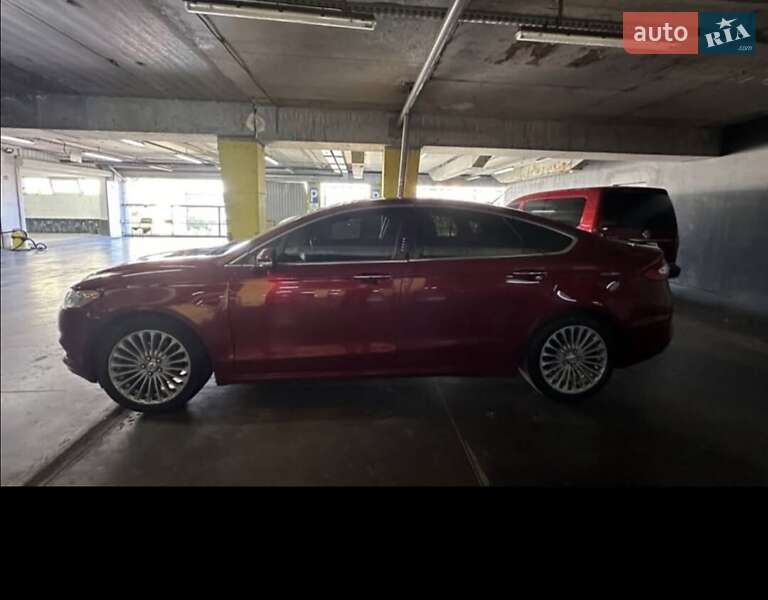 Седан Ford Fusion 2015 в Львове