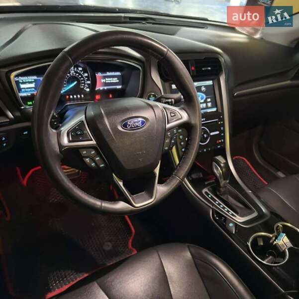 Седан Ford Fusion 2015 в Львове