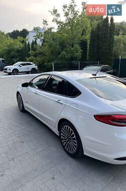 Седан Ford Fusion 2018 в 