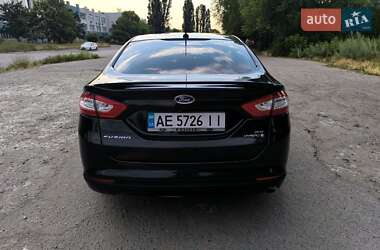 Седан Ford Fusion 2013 в 