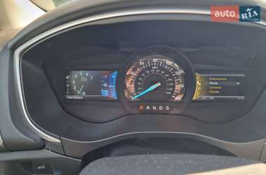 Седан Ford Fusion 2016 в 