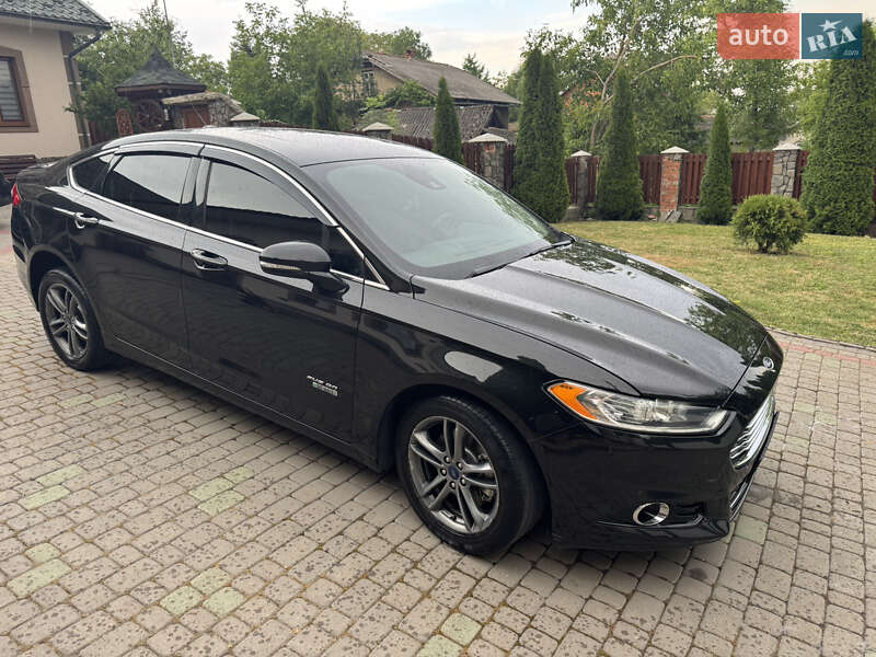 Седан Ford Fusion 2014 в 