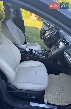 Седан Ford Fusion 2014 в Гвоздеце