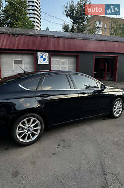Седан Ford Fusion 2016 в 