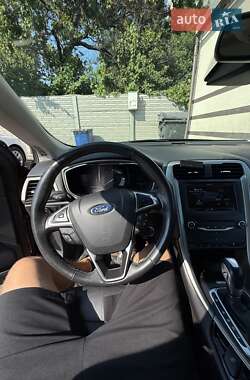 Седан Ford Fusion 2014 в 