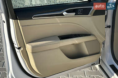 Седан Ford Fusion 2014 в 