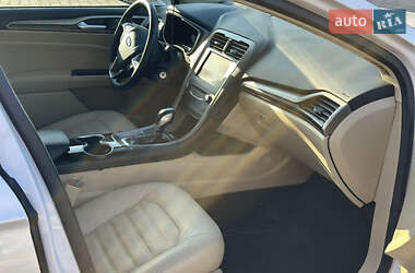 Седан Ford Fusion 2014 в 