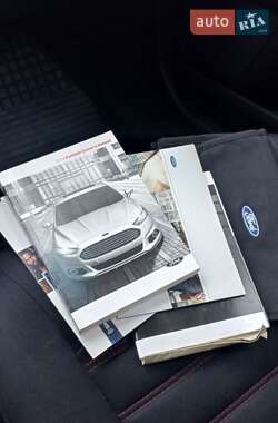 Седан Ford Fusion 2012 в 