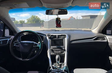 Седан Ford Fusion 2015 в 