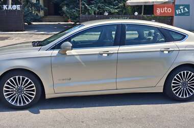 Седан Ford Fusion 2018 в 