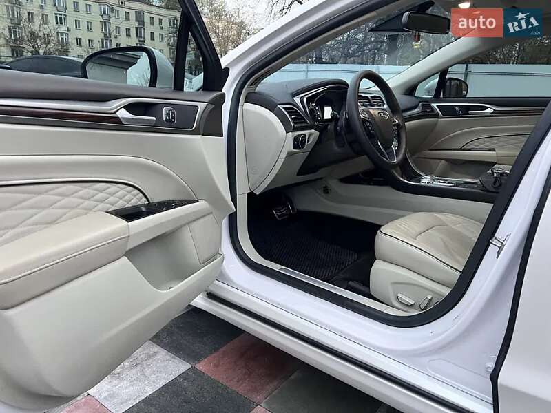Седан Ford Fusion 2017 в Тернополі