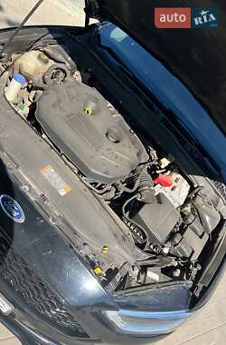 Седан Ford Fusion 2017 в 