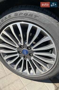 Седан Ford Fusion 2017 в 