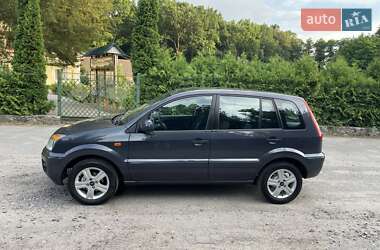 Хэтчбек Ford Fusion 2011 в 