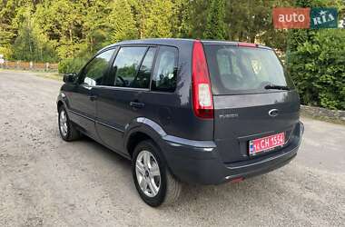 Хэтчбек Ford Fusion 2011 в 