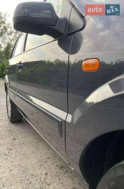 Хэтчбек Ford Fusion 2011 в 