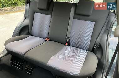Хэтчбек Ford Fusion 2011 в 