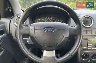 Хэтчбек Ford Fusion 2011 в 
