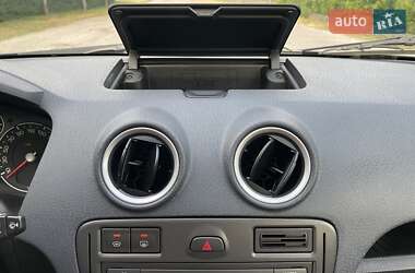 Хэтчбек Ford Fusion 2011 в 