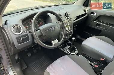 Хэтчбек Ford Fusion 2011 в 