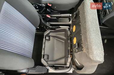 Хэтчбек Ford Fusion 2011 в 