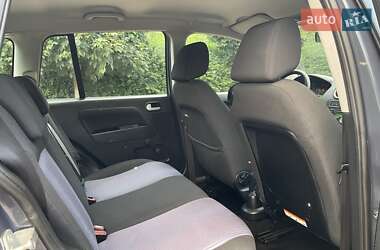 Хэтчбек Ford Fusion 2011 в 